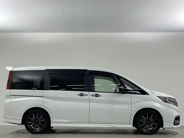 ホンダ ステップワゴン モデューロX ホンダセンシング 埼玉県 2020(令2)年 4.6万km プラチナホワイトパール 純正９型ナビ　Ｂカメラ　両側電動　ＥＴＣ　ドライブレコーダー　ＬＥＤヘッドライト アイドリングストップ ＭＴモード付 フルセグ ＢＴ フルフラット ウォークスルー 半革シート 純正フロアマット