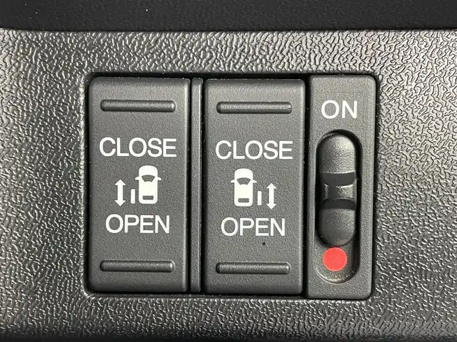 ホンダ ステップワゴン モデューロX ホンダセンシング 埼玉県 2020(令2)年 4.6万km プラチナホワイトパール 純正９型ナビ　Ｂカメラ　両側電動　ＥＴＣ　ドライブレコーダー　ＬＥＤヘッドライト アイドリングストップ ＭＴモード付 フルセグ ＢＴ フルフラット ウォークスルー 半革シート 純正フロアマット