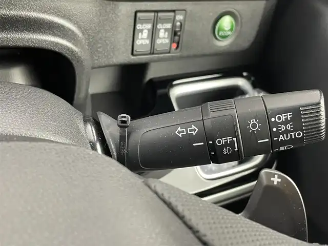 ホンダ ステップワゴン モデューロX ホンダセンシング 埼玉県 2020(令2)年 4.6万km プラチナホワイトパール 純正９型ナビ　Ｂカメラ　両側電動　ＥＴＣ　ドライブレコーダー　ＬＥＤヘッドライト アイドリングストップ ＭＴモード付 フルセグ ＢＴ フルフラット ウォークスルー 半革シート 純正フロアマット