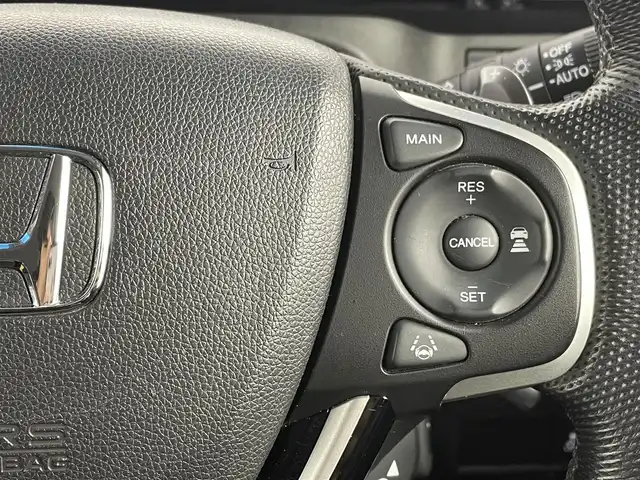 ホンダ ステップワゴン モデューロX ホンダセンシング 埼玉県 2020(令2)年 4.6万km プラチナホワイトパール 純正９型ナビ　Ｂカメラ　両側電動　ＥＴＣ　ドライブレコーダー　ＬＥＤヘッドライト アイドリングストップ ＭＴモード付 フルセグ ＢＴ フルフラット ウォークスルー 半革シート 純正フロアマット