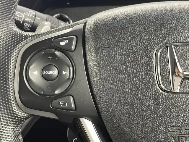 ホンダ ステップワゴン モデューロX ホンダセンシング 埼玉県 2020(令2)年 4.6万km プラチナホワイトパール 純正９型ナビ　Ｂカメラ　両側電動　ＥＴＣ　ドライブレコーダー　ＬＥＤヘッドライト アイドリングストップ ＭＴモード付 フルセグ ＢＴ フルフラット ウォークスルー 半革シート 純正フロアマット