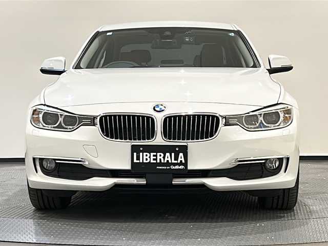 ＢＭＷ ３２０ｄ ラグジュアリー 新潟県 2015(平27)年 5.1万km アルピンホワイトⅢ ドライビングアシスト/・レーンディパーチャーウォーニング/・前車接近警告機能/・衝突回避、被害軽減ブレーキ/・レーンチェンジウォーニング/・アクティブクルーズコントロール/・パークディスタンスコントロール/・リヤビューカメラ/バイキセノンヘッドライト/・アダプティブヘッドライト/フォグランプ/コンフォートアクセス/HDDナビゲーション/・CD/DVD/Bluetooth/自動防眩ルームミラー/レザーシート/・ダコタレザー/サドルブラウン/シートヒーター/前席/純正17インチAW/・マルチスポークスタイリング414アロイホイール