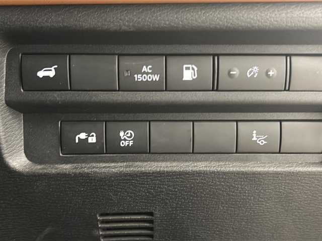 三菱 アウトランダー ＰＨＥＶ P 熊本県 2022(令4)年 5.3万km ホワイトダイヤモンド ワンオーナー/純正スマートフォン連携ナビ/フルセグテレビ/バックカメラ/全方位カメラ/ウィンカーミラー/クルーズコントロール/プッシュスタート/ETC2.0/ステアリングヒーター/シートポジションメモリー/リフレッシュ機能/後側方衝突防止支援システム/ワイヤレス充電器/ヘッドアップディスプレイ
