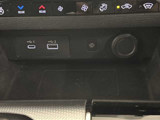 三菱 アウトランダー ＰＨＥＶ P 熊本県 2022(令4)年 5.3万km ホワイトダイヤモンド ワンオーナー/純正スマートフォン連携ナビ/フルセグテレビ/バックカメラ/全方位カメラ/ウィンカーミラー/クルーズコントロール/プッシュスタート/ETC2.0/ステアリングヒーター/シートポジションメモリー/リフレッシュ機能/後側方衝突防止支援システム/ワイヤレス充電器/ヘッドアップディスプレイ