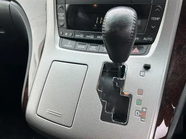 トヨタ ヴェルファイア 2．4Z 愛知県 2012(平24)年 4.7万km ボルドーマイカメタリック ワンオーナー/福祉車両/ALPINEナビ（VIE-X088V)/・AM/FM/CD/DVD/Bluetooth/・フルセグテレビ/フリップダウンモニター/両側パワースライド/バックカメラ/ドライブレコーダー/ETC/オートエアコン/オートライト/プッシュスタートボタン/スマートキー/スペアキー/クリアランスソナー/社外19インチアルミホイル/純正フロアマット/保証書/取扱説明書