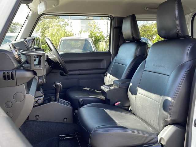 スズキ ジムニー XC 青森県 2019(平31)年 9.2万km ピュアホワイトP ・純正8インチナビ/・Bluetooth/・フルセグ/・リアカメラ/・純正ETC/・USBポート/・ドライブレコーダー/・衝突軽減ブレーキ/・レーンキープアシスト/・クルーズコントロール/・オートライト/・シートヒーター/・純正16AW/・純正LEDヘッドライト/・純正フォグライト/・プッシュスタート/・スマートキー/・オートライト/・保証書・取説あり