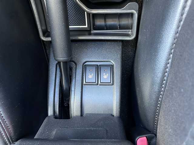 スズキ ジムニー XC 青森県 2019(平31)年 9.2万km ピュアホワイトP ・純正8インチナビ/・Bluetooth/・フルセグ/・リアカメラ/・純正ETC/・USBポート/・ドライブレコーダー/・衝突軽減ブレーキ/・レーンキープアシスト/・クルーズコントロール/・オートライト/・シートヒーター/・純正16AW/・純正LEDヘッドライト/・純正フォグライト/・プッシュスタート/・スマートキー/・オートライト/・保証書・取説あり