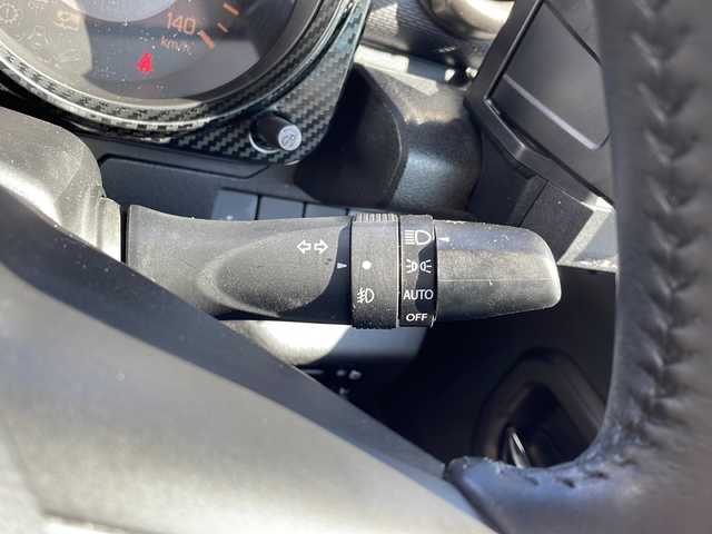 スズキ ジムニー XC 青森県 2019(平31)年 9.2万km ピュアホワイトP ・純正8インチナビ/・Bluetooth/・フルセグ/・リアカメラ/・純正ETC/・USBポート/・ドライブレコーダー/・衝突軽減ブレーキ/・レーンキープアシスト/・クルーズコントロール/・オートライト/・シートヒーター/・純正16AW/・純正LEDヘッドライト/・純正フォグライト/・プッシュスタート/・スマートキー/・オートライト/・保証書・取説あり