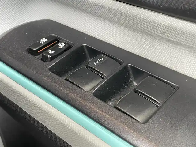 トヨタ アクア S 石川県 2012(平24)年 7.6万km 白 ワンオーナー/社外ＳＤナビ/フルセグＴＶ/ＣＤ/ＤＶＤ/バックカメラ/ETC/フロアマット/ドアバイザー/１６インチアルミ/スマートキー/オートライト