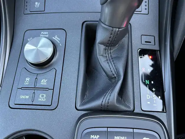 レクサス ＩＳ 300h バージョンL 福岡県 2023(令5)年 3.7万km ソニッククォーツ W+Sエアバッグ/衝突被害軽減システム/コーナーセンサー(前後)/横滑り防止装置/オートライト・ハイビーム/純正アルミホイール/純正フロアマット/電動リアゲート/ドラレコ/レザーシート/エアシート・シートヒーター/パワーシート(D+N)/ベンチシート/フルセグTV/全周囲車外カメラ/クルーズコントロール/ETC2.0/スペアキー/BT/AAC/スマートキー