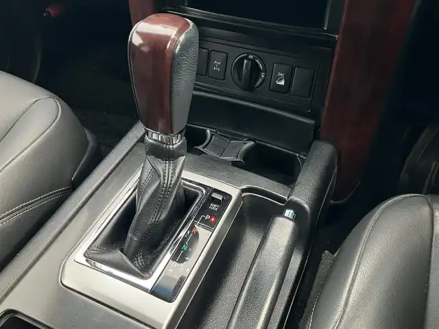 トヨタ ランドクルーザー プラド TX Lパッケージ 道南・函館 2016(平28)年 6.8万km ホワイトパールクリスタルシャイン /純正ナビ//フルセグTV//寒冷地仕様//バックカメラ//シートヒーター//ETC//パワーシート//コーナーセンサー//クルーズコントロール//オートライト//HIDヘッドライト//ステアリングスイッチ