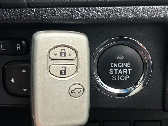 トヨタ ランドクルーザー プラド TX Lパッケージ 道南・函館 2016(平28)年 6.8万km ホワイトパールクリスタルシャイン /純正ナビ//フルセグTV//寒冷地仕様//バックカメラ//シートヒーター//ETC//パワーシート//コーナーセンサー//クルーズコントロール//オートライト//HIDヘッドライト//ステアリングスイッチ