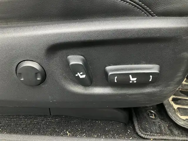 トヨタ ランドクルーザー プラド TX Lパッケージ 道南・函館 2016(平28)年 6.8万km ホワイトパールクリスタルシャイン /純正ナビ//フルセグTV//寒冷地仕様//バックカメラ//シートヒーター//ETC//パワーシート//コーナーセンサー//クルーズコントロール//オートライト//HIDヘッドライト//ステアリングスイッチ