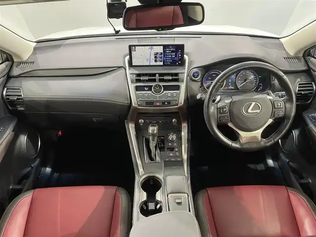 レクサス ＮＸ 300h Iパッケージ 愛知県 2018(平30)年 4万km ソニッククォーツ 純正10.3インチディスプレイ/衝突軽減ブレーキ/レーダークルーズコントロール/ビルトインETC2.0/シートヒーター/3眼LEDヘッドライト/バックカメラ/サイドビューカメラ/ドライブレコーダー/ブラインドスポットモニター/ステアリングヒーター/メモリ機能付きパワーシート/電動リアゲート/フルセグTV/Bluetooth/コーナーセンサー/レーンキープアシスト/オートハイビーム/プッシュスタート/USB接続/スマートキー/CD/DVD再生/ミュージックサーバー/ミュージックプレイヤー接続/純正フロアマット/純正アルミホイール/オートライト/L-texシート/禁煙車/パドルシフト/電動格納ミラー/フォグランプ/ステアリングリモコン/オートエアコン/電動パーキングブレーキ/オートブレーキホールド/横滑り防止装置