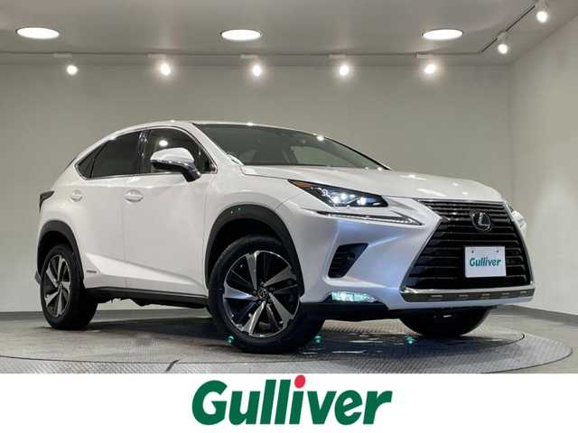レクサス ＮＸ 300h Iパッケージ 愛知県 2018(平30)年 4万km ソニッククォーツ 純正10.3インチディスプレイ/衝突軽減ブレーキ/レーダークルーズコントロール/ビルトインETC2.0/シートヒーター/3眼LEDヘッドライト/バックカメラ/サイドビューカメラ/ドライブレコーダー/ブラインドスポットモニター/ステアリングヒーター/メモリ機能付きパワーシート/電動リアゲート/フルセグTV/Bluetooth/コーナーセンサー/レーンキープアシスト/オートハイビーム/プッシュスタート/USB接続/スマートキー/CD/DVD再生/ミュージックサーバー/ミュージックプレイヤー接続/純正フロアマット/純正アルミホイール/オートライト/L-texシート/禁煙車/パドルシフト/電動格納ミラー/フォグランプ/ステアリングリモコン/オートエアコン/電動パーキングブレーキ/オートブレーキホールド/横滑り防止装置