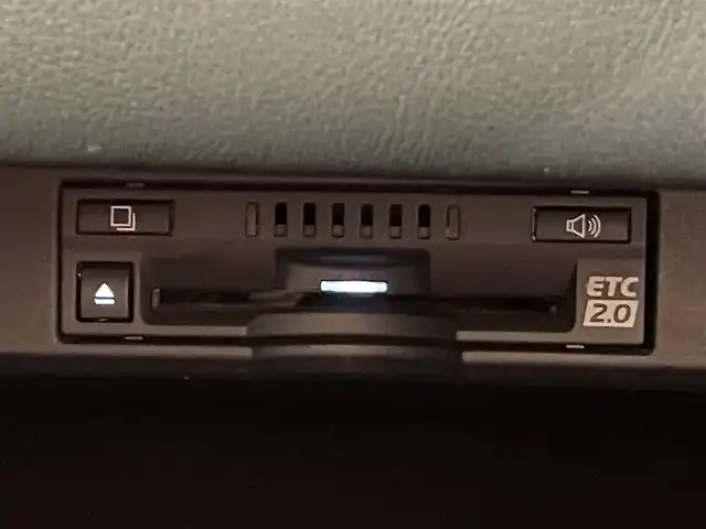 レクサス ＮＸ 300h Iパッケージ 愛知県 2018(平30)年 4万km ソニッククォーツ 純正10.3インチディスプレイ/衝突軽減ブレーキ/レーダークルーズコントロール/ビルトインETC2.0/シートヒーター/3眼LEDヘッドライト/バックカメラ/サイドビューカメラ/ドライブレコーダー/ブラインドスポットモニター/ステアリングヒーター/メモリ機能付きパワーシート/電動リアゲート/フルセグTV/Bluetooth/コーナーセンサー/レーンキープアシスト/オートハイビーム/プッシュスタート/USB接続/スマートキー/CD/DVD再生/ミュージックサーバー/ミュージックプレイヤー接続/純正フロアマット/純正アルミホイール/オートライト/L-texシート/禁煙車/パドルシフト/電動格納ミラー/フォグランプ/ステアリングリモコン/オートエアコン/電動パーキングブレーキ/オートブレーキホールド/横滑り防止装置