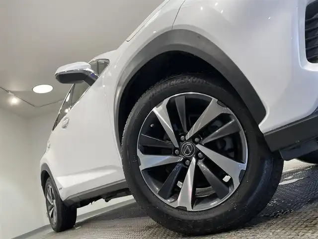 レクサス ＮＸ 300h Iパッケージ 愛知県 2018(平30)年 4万km ソニッククォーツ 純正10.3インチディスプレイ/衝突軽減ブレーキ/レーダークルーズコントロール/ビルトインETC2.0/シートヒーター/3眼LEDヘッドライト/バックカメラ/サイドビューカメラ/ドライブレコーダー/ブラインドスポットモニター/ステアリングヒーター/メモリ機能付きパワーシート/電動リアゲート/フルセグTV/Bluetooth/コーナーセンサー/レーンキープアシスト/オートハイビーム/プッシュスタート/USB接続/スマートキー/CD/DVD再生/ミュージックサーバー/ミュージックプレイヤー接続/純正フロアマット/純正アルミホイール/オートライト/L-texシート/禁煙車/パドルシフト/電動格納ミラー/フォグランプ/ステアリングリモコン/オートエアコン/電動パーキングブレーキ/オートブレーキホールド/横滑り防止装置