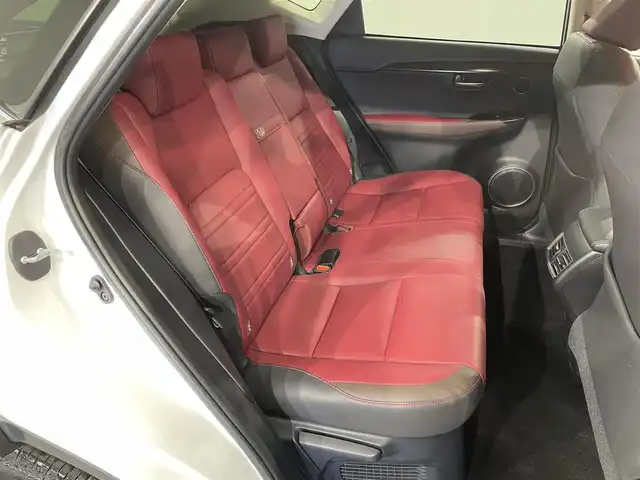 レクサス ＮＸ 300h Iパッケージ 愛知県 2018(平30)年 4万km ソニッククォーツ 純正10.3インチディスプレイ/衝突軽減ブレーキ/レーダークルーズコントロール/ビルトインETC2.0/シートヒーター/3眼LEDヘッドライト/バックカメラ/サイドビューカメラ/ドライブレコーダー/ブラインドスポットモニター/ステアリングヒーター/メモリ機能付きパワーシート/電動リアゲート/フルセグTV/Bluetooth/コーナーセンサー/レーンキープアシスト/オートハイビーム/プッシュスタート/USB接続/スマートキー/CD/DVD再生/ミュージックサーバー/ミュージックプレイヤー接続/純正フロアマット/純正アルミホイール/オートライト/L-texシート/禁煙車/パドルシフト/電動格納ミラー/フォグランプ/ステアリングリモコン/オートエアコン/電動パーキングブレーキ/オートブレーキホールド/横滑り防止装置