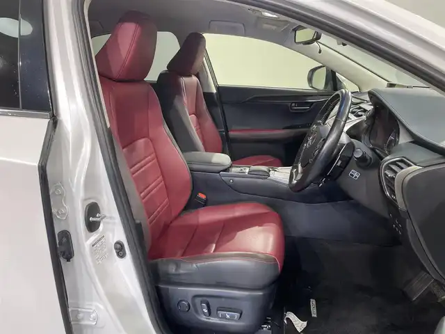 レクサス ＮＸ 300h Iパッケージ 愛知県 2018(平30)年 4万km ソニッククォーツ 純正10.3インチディスプレイ/衝突軽減ブレーキ/レーダークルーズコントロール/ビルトインETC2.0/シートヒーター/3眼LEDヘッドライト/バックカメラ/サイドビューカメラ/ドライブレコーダー/ブラインドスポットモニター/ステアリングヒーター/メモリ機能付きパワーシート/電動リアゲート/フルセグTV/Bluetooth/コーナーセンサー/レーンキープアシスト/オートハイビーム/プッシュスタート/USB接続/スマートキー/CD/DVD再生/ミュージックサーバー/ミュージックプレイヤー接続/純正フロアマット/純正アルミホイール/オートライト/L-texシート/禁煙車/パドルシフト/電動格納ミラー/フォグランプ/ステアリングリモコン/オートエアコン/電動パーキングブレーキ/オートブレーキホールド/横滑り防止装置