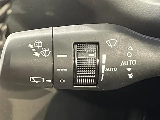 レクサス ＮＸ 300h Iパッケージ 愛知県 2018(平30)年 4万km ソニッククォーツ 純正10.3インチディスプレイ/衝突軽減ブレーキ/レーダークルーズコントロール/ビルトインETC2.0/シートヒーター/3眼LEDヘッドライト/バックカメラ/サイドビューカメラ/ドライブレコーダー/ブラインドスポットモニター/ステアリングヒーター/メモリ機能付きパワーシート/電動リアゲート/フルセグTV/Bluetooth/コーナーセンサー/レーンキープアシスト/オートハイビーム/プッシュスタート/USB接続/スマートキー/CD/DVD再生/ミュージックサーバー/ミュージックプレイヤー接続/純正フロアマット/純正アルミホイール/オートライト/L-texシート/禁煙車/パドルシフト/電動格納ミラー/フォグランプ/ステアリングリモコン/オートエアコン/電動パーキングブレーキ/オートブレーキホールド/横滑り防止装置