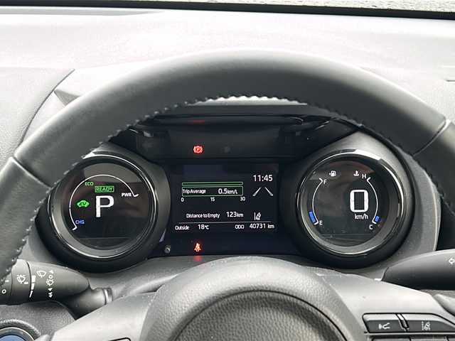 トヨタ ヤリス ハイブリッド Z 千葉県 2020(令2)年 4.1万km ブラック ８インチナビ　バックカメラ　クルコン　ＥＴＣ　レーンアシスト　シートヒーター　ドラレコ BT セーフティセンス 純正16AW　ＬＥＤライト　オートライト　オートマチックハイビーム スマートキー