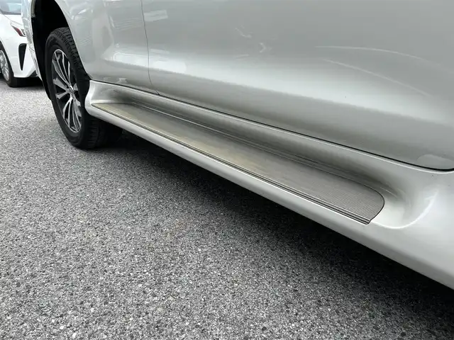トヨタ ランドクルーザー プラド TX Lパッケージ 滋賀県 2018(平30)年 5万km ホワイトパールクリスタルシャイン ディーゼル/4WD(F4)/6速AT/純正ナビ【B9129】/（フルセグ/AM/FM/CD/DVD/Bluetooth/USB/SD）/プリクラッシュブレーキアシスト	/ブレーキアシスト	/ヒルスタート（坂道発進）アシスト	/ブラインドスポットモニター/レーンキープアシスト	/バックカメラ前/後/360°カメラ（フロント/サイド/バック）/ETC/レーダークルーズ/オートハイビーム/フロント・リアエアロ/ヘッドライトウォッシャー/前後コーナーセンサー/センターデフフロック/シートヒーターD/N席/ベンチレーションD/N席/MTモード付AT/D/N席パワーシート/電動格納サードシート/19インチ純正AW/ウッドコンビステアリング/テレビキャンセラー/横滑り防止/純正エンジンスターター/USBポート/純正マット/プッシュスタート/ウィンカーミラー/電動格納ミラー