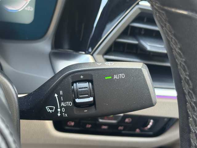 ＢＭＷ ＢＭＷ ３２０ｄ xDrive Mスポーツ 愛知県 2021(令3)年 4万km 黒 /正規ディーラー車//禁煙車//ハイラインパッケージ//コンフォートパッケージ//メーカーナビ//Bluetooth/USB/CarPlay/AndroidAuto//スクリーンミラーリング//ライブコックピット//パノラマビューモニター//ミラー一体型ETC//ドライブレコーダー//ワイヤレスチャージング//白革シート//シートヒーター//パワーシート/D席メモリー式//ランバーサポート//パワーバックドア//インテリジェントセーフティ//衝突回避・被害軽減ブレーキ//ドライバーアシスタンスシステム//レーンディパーチャーウォーニング//レーンチェンジウォーニング//レーンチェンジアシスト//レーダークルーズコントロール//アクティブPDC//パーキングアシスト//パドルシフト/MTモード付きAT//純正19インチAW//DTC//アイドリングストップ//プッシュスタート//コンフォートアクセス//革巻きステアリング//ステアリングリモコン//LEDオートヘッドライト//フロント・リヤフォグランプ//オートハイビーム//アンビエントライト//革巻きステアリング//純正フロアマット//純正バイザー//保証書/取扱説明書//ディーラー点検整備記録簿R4.6.7