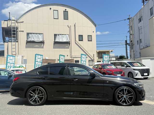 ＢＭＷ ＢＭＷ ３２０ｄ xDrive Mスポーツ 愛知県 2021(令3)年 4万km 黒 /正規ディーラー車//禁煙車//ハイラインパッケージ//コンフォートパッケージ//メーカーナビ//Bluetooth/USB/CarPlay/AndroidAuto//スクリーンミラーリング//ライブコックピット//パノラマビューモニター//ミラー一体型ETC//ドライブレコーダー//ワイヤレスチャージング//白革シート//シートヒーター//パワーシート/D席メモリー式//ランバーサポート//パワーバックドア//インテリジェントセーフティ//衝突回避・被害軽減ブレーキ//ドライバーアシスタンスシステム//レーンディパーチャーウォーニング//レーンチェンジウォーニング//レーンチェンジアシスト//レーダークルーズコントロール//アクティブPDC//パーキングアシスト//パドルシフト/MTモード付きAT//純正19インチAW//DTC//アイドリングストップ//プッシュスタート//コンフォートアクセス//革巻きステアリング//ステアリングリモコン//LEDオートヘッドライト//フロント・リヤフォグランプ//オートハイビーム//アンビエントライト//革巻きステアリング//純正フロアマット//純正バイザー//保証書/取扱説明書//ディーラー点検整備記録簿R4.6.7