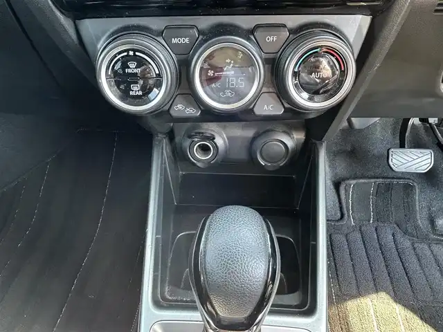 スズキ スイフト RSt 愛知県 2018(平30)年 7.4万km 黒 スマートキー/プッシュスタート/社外ナビ/フルセグTV/BT/デュアルブレーキサポート/レーダークルーズコントロール/オートライト/ビルトインETC/純正フロアマット/運転席シートヒーター /純正ドアバイザー/純正16インチAW