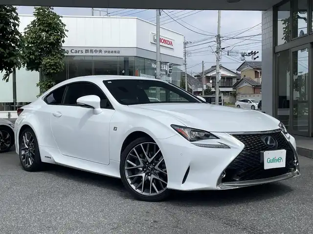 レクサス ＲＣ 300h Fスポーツ 群馬県 2015(平27)年 7.8万km ホワイトノーヴァガラスフレーク ワンオーナー/サンルーフ/純正ナビ/フルセグTV/CD/DVD/Blu-ray/Bluetooth/レクサスサーフティシステム＋/レーダークルーズコントロール/プリクラッシュセーフティ/レーンキープアシスト/ブラインドスポットモニター/パドルシフト/前席エアシート/前席シートヒーター/赤レザーシート/バックカメラ/クリアランスソナー/3眼LEDヘッドライト/純正フロアマット/純正ビルトインETC/ステアリングヒーター/ステアリングスイッチ/スペアキー/カードキー/W/サイド/カーテンエアバック/ABS/保証書/取扱説明書