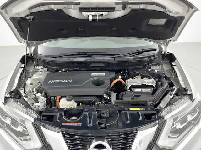 日産 エクストレイル ハイブリッド 20X 熊本県 2018(平30)年 4.8万km ブリリアントシルバー 禁煙車/４WD/衝突被害軽減ブレーキ/レーンキープアシスト/純正ナビ/AM/FM/CD/DVD/フルセグTV/Bluetooth/AUX/バックカメラ/全方位カメラ/ハーフレザーシート/スマートルームミラー/パワーバックドア/ダウンヒルアシストコントロール/ETC/フォグランプ/LEDヘッドライト/純正17インチアルミホイール/純正フロアマット/ステアリングリモコン/スマートキー/ABS/横滑り防止装置