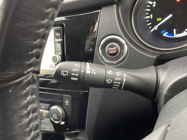 日産 エクストレイル ハイブリッド 20X 熊本県 2018(平30)年 4.8万km ブリリアントシルバー 禁煙車/４WD/衝突被害軽減ブレーキ/レーンキープアシスト/純正ナビ/AM/FM/CD/DVD/フルセグTV/Bluetooth/AUX/バックカメラ/全方位カメラ/ハーフレザーシート/スマートルームミラー/パワーバックドア/ダウンヒルアシストコントロール/ETC/フォグランプ/LEDヘッドライト/純正17インチアルミホイール/純正フロアマット/ステアリングリモコン/スマートキー/ABS/横滑り防止装置