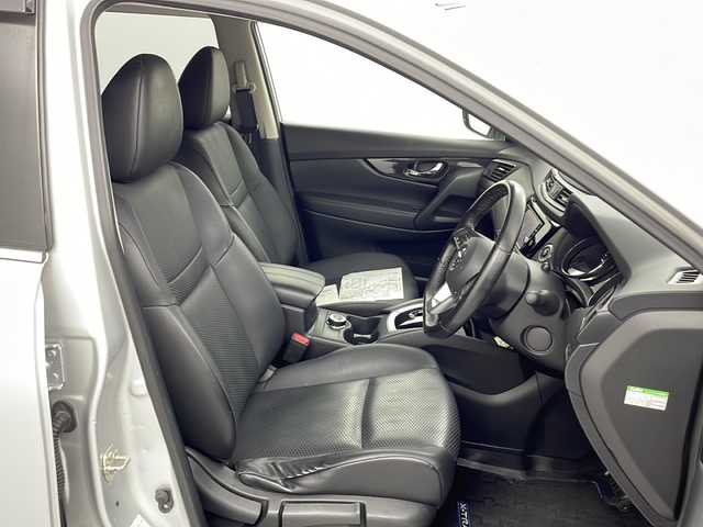 日産 エクストレイル ハイブリッド 20X 熊本県 2018(平30)年 4.8万km ブリリアントシルバー 禁煙車/４WD/衝突被害軽減ブレーキ/レーンキープアシスト/純正ナビ/AM/FM/CD/DVD/フルセグTV/Bluetooth/AUX/バックカメラ/全方位カメラ/ハーフレザーシート/スマートルームミラー/パワーバックドア/ダウンヒルアシストコントロール/ETC/フォグランプ/LEDヘッドライト/純正17インチアルミホイール/純正フロアマット/ステアリングリモコン/スマートキー/ABS/横滑り防止装置