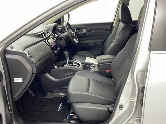 日産 エクストレイル ハイブリッド 20X 熊本県 2018(平30)年 4.8万km ブリリアントシルバー 禁煙車/４WD/衝突被害軽減ブレーキ/レーンキープアシスト/純正ナビ/AM/FM/CD/DVD/フルセグTV/Bluetooth/AUX/バックカメラ/全方位カメラ/ハーフレザーシート/スマートルームミラー/パワーバックドア/ダウンヒルアシストコントロール/ETC/フォグランプ/LEDヘッドライト/純正17インチアルミホイール/純正フロアマット/ステアリングリモコン/スマートキー/ABS/横滑り防止装置