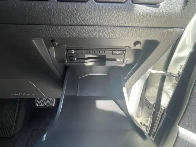 トヨタ ヴェルファイア 2．4Z 栃木県 2012(平24)年 11万km ホワイトパールクリスタルシャイン (株)IDOMが運営する【じしゃロン宇都宮店】の自社ローン専用車両になります。こちらは現金またはオートローンご利用時の価格です。自社ローンご希望の方は別途その旨お申付け下さい/純正ナビ/バックカメラ/フルセグ/ＥＴC/片側パワースライドドア/スマートキー/スペアキー/ＨＩＤヘッドライト/フォグライト/ＴＲＤアルミホイール/プッシュボタンスタート