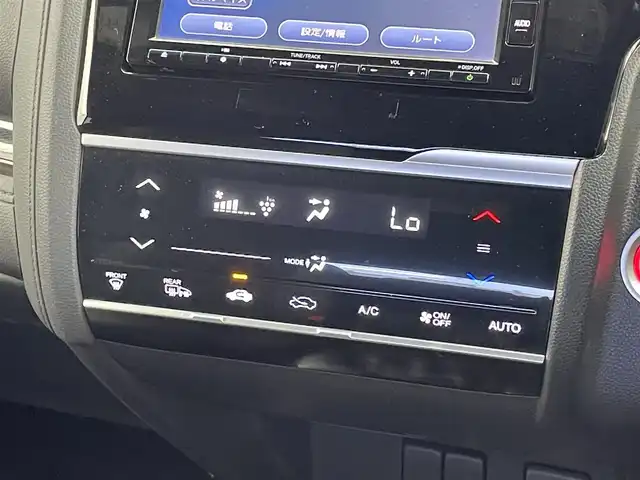 ホンダ フィット ハイブリット S ホンダセンシング 福井県 2019(令1)年 3.8万km ルージュアメジストM ホンダセンシング/・衝突軽減ブレーキ/・クルーズコントロール（追従なし）/・車線逸脱警報機能/純正ナビゲーション/【AM/FM/CD/DVD/Bluetooth/フルセグTV】/バックカメラ/ビルトインETC/プッシュスタート/スマートキー/スペアキー/オートライト/LEDヘッドライド/パドルシフト