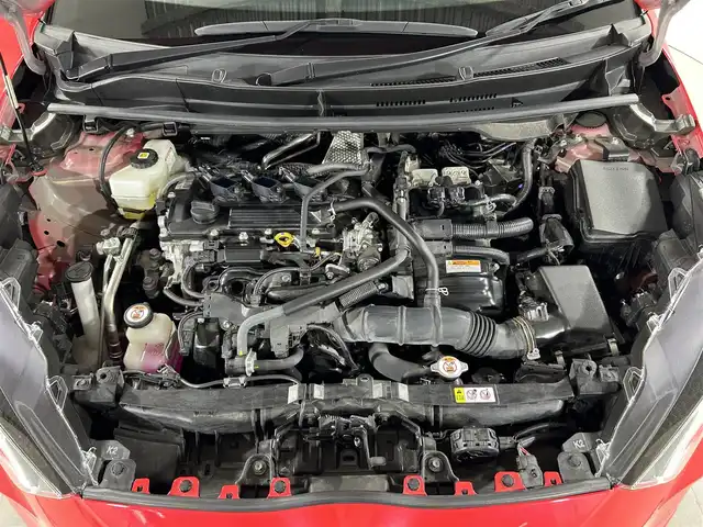 トヨタ ヤリス ハイブリッド Z 佐賀県 2020(令2)年 4.7万km ブラック/コーラルクリスタルシャイン 純正8インチディスプレイオーディオ/バックカメラ/トヨタセーフティ/衝突軽減ブレーキ/レーンキープアシスト/クリアランスソナー/パーキングサポートブレーキ/ロードサインアシスト/横滑り防止/オートマチックハイビーム/追従付きクルーズコントロール/前席シートヒーター/ビルトインETC/前方ドライブレコーダー/純正フロアマット/ドアバイザー/スマートキー/純正１５インチアルミホイール/LEDヘッドライト