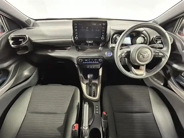 トヨタ ヤリス ハイブリッド Z 佐賀県 2020(令2)年 4.7万km ブラック/コーラルクリスタルシャイン 純正8インチディスプレイオーディオ/バックカメラ/トヨタセーフティ/衝突軽減ブレーキ/レーンキープアシスト/クリアランスソナー/パーキングサポートブレーキ/ロードサインアシスト/横滑り防止/オートマチックハイビーム/追従付きクルーズコントロール/前席シートヒーター/ビルトインETC/前方ドライブレコーダー/純正フロアマット/ドアバイザー/スマートキー/純正１５インチアルミホイール/LEDヘッドライト