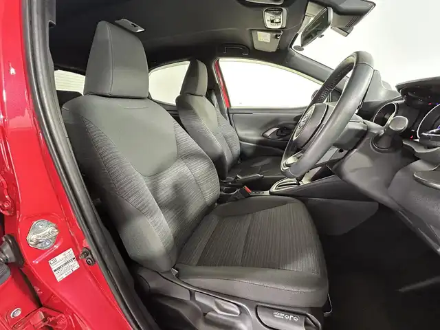 トヨタ ヤリス ハイブリッド Z 佐賀県 2020(令2)年 4.7万km ブラック/コーラルクリスタルシャイン 純正8インチディスプレイオーディオ/バックカメラ/トヨタセーフティ/衝突軽減ブレーキ/レーンキープアシスト/クリアランスソナー/パーキングサポートブレーキ/ロードサインアシスト/横滑り防止/オートマチックハイビーム/追従付きクルーズコントロール/前席シートヒーター/ビルトインETC/前方ドライブレコーダー/純正フロアマット/ドアバイザー/スマートキー/純正１５インチアルミホイール/LEDヘッドライト