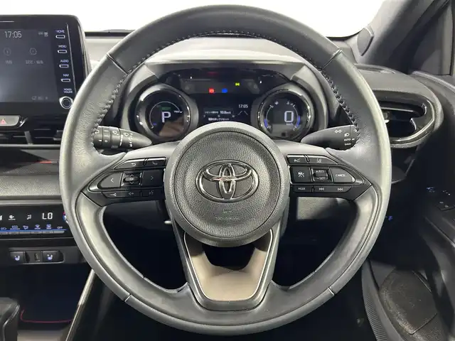 トヨタ ヤリス ハイブリッド Z 佐賀県 2020(令2)年 4.7万km ブラック/コーラルクリスタルシャイン 純正8インチディスプレイオーディオ/バックカメラ/トヨタセーフティ/衝突軽減ブレーキ/レーンキープアシスト/クリアランスソナー/パーキングサポートブレーキ/ロードサインアシスト/横滑り防止/オートマチックハイビーム/追従付きクルーズコントロール/前席シートヒーター/ビルトインETC/前方ドライブレコーダー/純正フロアマット/ドアバイザー/スマートキー/純正１５インチアルミホイール/LEDヘッドライト
