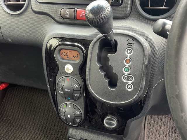 トヨタ ポルテ G 新潟県 2016(平28)年 8.4万km クリームベージュ 4WD/ナビレディパッケージ/・ステアリングスイッチ（オーディオ操作）/・バックカメラ/スマートエントリーパッケージ/(Bluetooth/ワンセグTV/AM/FM/CD/SD/AUX)/EBD（電子制動力配分制御）付ABS/・スマートエントリー&スタートシステム/・盗難防止システム/・オート電動格納式リモコンカラードドアミラー/ステアリングヒーター(ステアリングスイッチ付き)/シートヒーター(運転席・助手席)/寒冷地仕様/純正ナビ/ブレーキアシスト/ビークル・スタビリティ・コントロール/トラクション・コントロール/ドライブスタートコントロール/ヒルスタートアシストコントロール/片側パワースライドドア/純正ETC/純正ドライブレコーダー