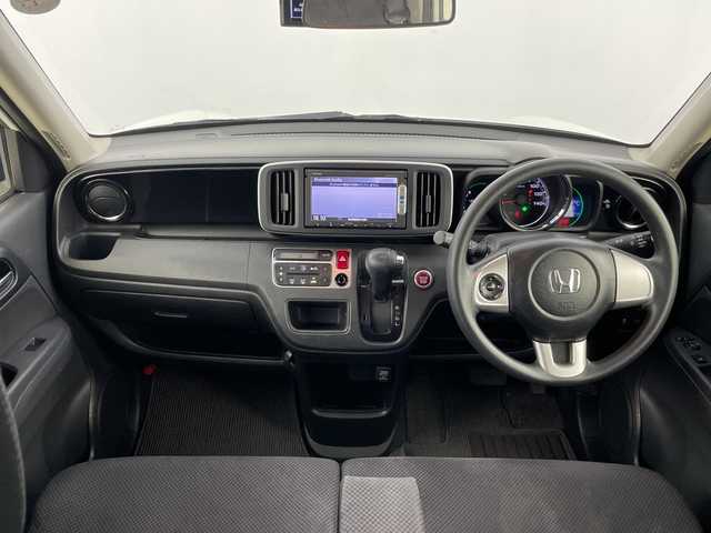 ホンダ Ｎ ＯＮＥ G SSパッケージ 愛知県 2014(平26)年 8.3万km プレミアムホワイトパールⅡ 禁煙車/純正7インチナビ/（CD/DVD/Bluetooth/ワンセグTV/SD)/バックカメラ/シティブレーキアクティブシステム/前後ドライブレコーダー/アイドリングストップ/スマートキー/スペアキー1本/プッシュスタート/ベンチシート/チップアップシート/LEDヘッドライト/オートライト/純正フロアマット/横滑り防止装置/ステアリングスイッチ/電動格納ミラー/オートエアコン