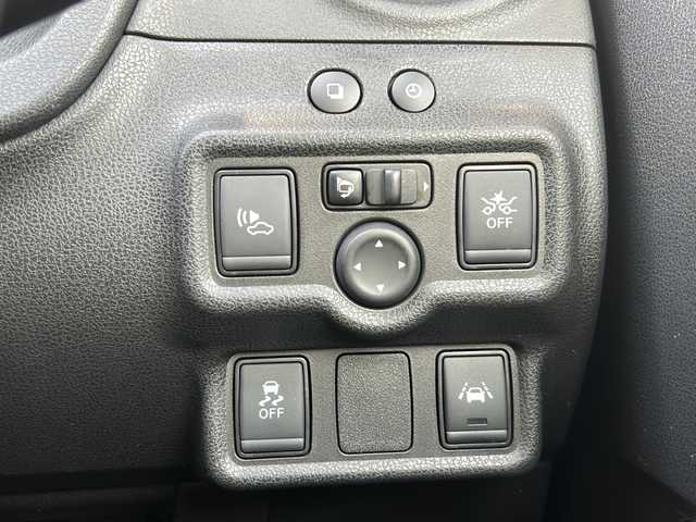 日産 ノート e－パワー X 静岡県 2016(平28)年 7.5万km ガーネットレッド 安全装備/・衝突軽減ブレーキ/・レーンキープアシスト/・コーナーセンサー/純正ナビ/・フルセグTV/・CD/DVD/Bluetooth/FM/AM/主要装備/・ＬＥＤヘッドライト/・ＥＴＣ/・デジタルインナーミラー　/・プッシュスタート　/・ドライブレコーダー　/・全方位カメラ　/・純正ホイールキャップ　/・オートライト　/・スマートキー/・純正フロアマット/・ステアリングリモコン