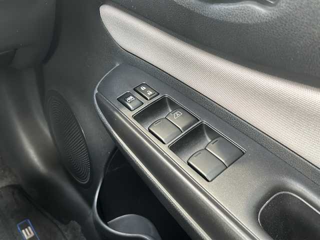 日産 ノート e－パワー X 静岡県 2016(平28)年 7.5万km ガーネットレッド 安全装備/・衝突軽減ブレーキ/・レーンキープアシスト/・コーナーセンサー/純正ナビ/・フルセグTV/・CD/DVD/Bluetooth/FM/AM/主要装備/・ＬＥＤヘッドライト/・ＥＴＣ/・デジタルインナーミラー　/・プッシュスタート　/・ドライブレコーダー　/・全方位カメラ　/・純正ホイールキャップ　/・オートライト　/・スマートキー/・純正フロアマット/・ステアリングリモコン
