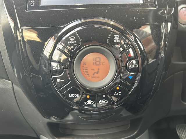 日産 ノート e－パワー X 静岡県 2016(平28)年 7.5万km ガーネットレッド 安全装備/・衝突軽減ブレーキ/・レーンキープアシスト/・コーナーセンサー/純正ナビ/・フルセグTV/・CD/DVD/Bluetooth/FM/AM/主要装備/・ＬＥＤヘッドライト/・ＥＴＣ/・デジタルインナーミラー　/・プッシュスタート　/・ドライブレコーダー　/・全方位カメラ　/・純正ホイールキャップ　/・オートライト　/・スマートキー/・純正フロアマット/・ステアリングリモコン