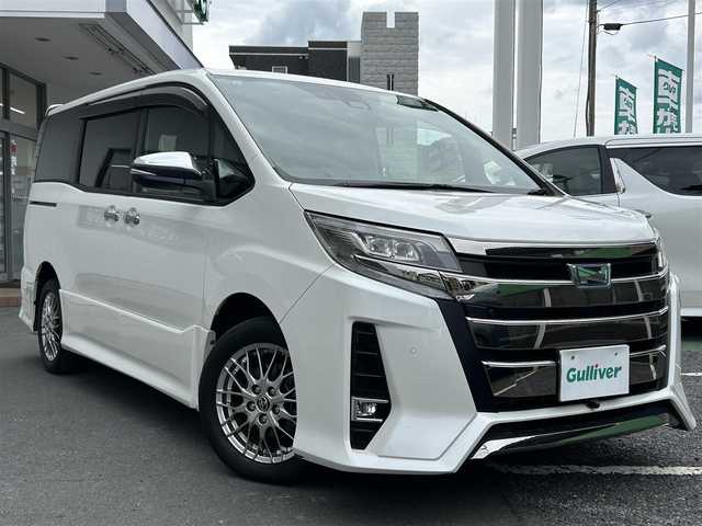 トヨタ ノア ハイブリッド Si ダブルバイビーⅢ 千葉県 2021(令3)年 1.9万km ホワイトパールクリスタルシャイン ワンオーナー/レーンキープアシスト/衝突被害低減ブレーキ/オートハイビーム/前後コーナーセンサー/前後ドラレコ/バックカメラ/純正ナビ/　・フルセグTV/ＣＤ/ＤＶＤ/ＳＤ/フリップダウンモニター/ビルトインETC2.0/ハーフレザー/　・シートヒーター/取説/保証書/スペアキー/R4.5.6記録簿