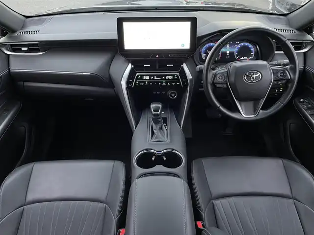 トヨタ ハリアー G 島根県 2023(令5)年 5.2万km ブラック 登録時走行距離51834km/保証書/取扱説明書/純正ディズプレイオーディオ　ナビ機能なし/レーンキープアシスト/衝突軽減システム/フルセグTV/Bluetooth/レーダークルーズコントロール/バックカメラ/パワーシート/コーナーセンサー/ブラインドスポットモニター/LEDヘッドライト/インテリジェントミラー/オートマチックハイビーム/ステアリングスイッチ/ウィンカーミラー/スマートキー/プッシュスタート/パーキングサポートブレーキ/リヤクロストラフィックアラート/プリクラッシュセーフティシステム/純正18インチアルミ/ETC2.0