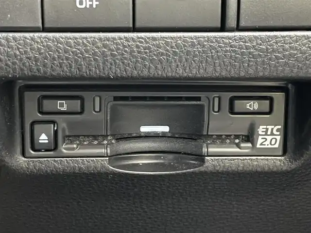 トヨタ ハリアー G 島根県 2023(令5)年 5.2万km ブラック 登録時走行距離51834km/保証書/取扱説明書/純正ディズプレイオーディオ　ナビ機能なし/レーンキープアシスト/衝突軽減システム/フルセグTV/Bluetooth/レーダークルーズコントロール/バックカメラ/パワーシート/コーナーセンサー/ブラインドスポットモニター/LEDヘッドライト/インテリジェントミラー/オートマチックハイビーム/ステアリングスイッチ/ウィンカーミラー/スマートキー/プッシュスタート/パーキングサポートブレーキ/リヤクロストラフィックアラート/プリクラッシュセーフティシステム/純正18インチアルミ/ETC2.0