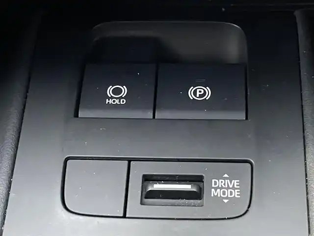 トヨタ ハリアー G 島根県 2023(令5)年 5.2万km ブラック 登録時走行距離51834km/保証書/取扱説明書/純正ディズプレイオーディオ　ナビ機能なし/レーンキープアシスト/衝突軽減システム/フルセグTV/Bluetooth/レーダークルーズコントロール/バックカメラ/パワーシート/コーナーセンサー/ブラインドスポットモニター/LEDヘッドライト/インテリジェントミラー/オートマチックハイビーム/ステアリングスイッチ/ウィンカーミラー/スマートキー/プッシュスタート/パーキングサポートブレーキ/リヤクロストラフィックアラート/プリクラッシュセーフティシステム/純正18インチアルミ/ETC2.0