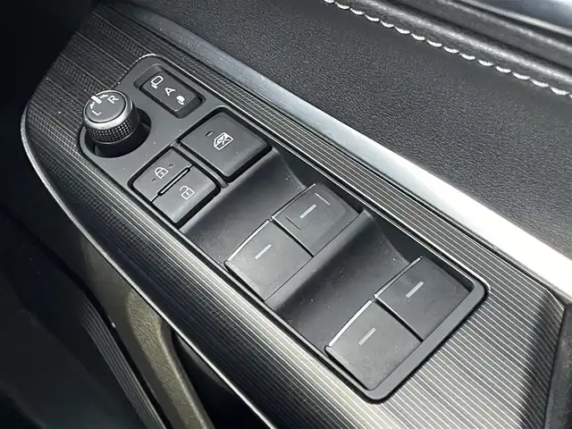 トヨタ ハリアー G 島根県 2023(令5)年 5.2万km ブラック 登録時走行距離51834km/保証書/取扱説明書/純正ディズプレイオーディオ　ナビ機能なし/レーンキープアシスト/衝突軽減システム/フルセグTV/Bluetooth/レーダークルーズコントロール/バックカメラ/パワーシート/コーナーセンサー/ブラインドスポットモニター/LEDヘッドライト/インテリジェントミラー/オートマチックハイビーム/ステアリングスイッチ/ウィンカーミラー/スマートキー/プッシュスタート/パーキングサポートブレーキ/リヤクロストラフィックアラート/プリクラッシュセーフティシステム/純正18インチアルミ/ETC2.0